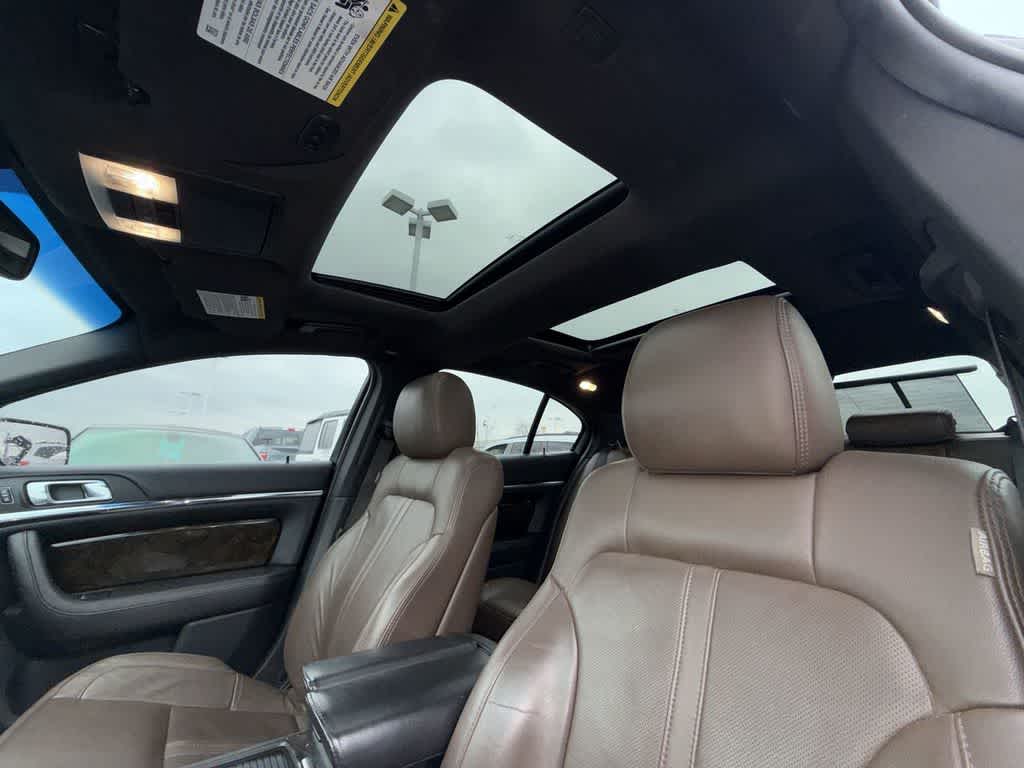 Thumbnail: 2015 Lincoln MKS - 24