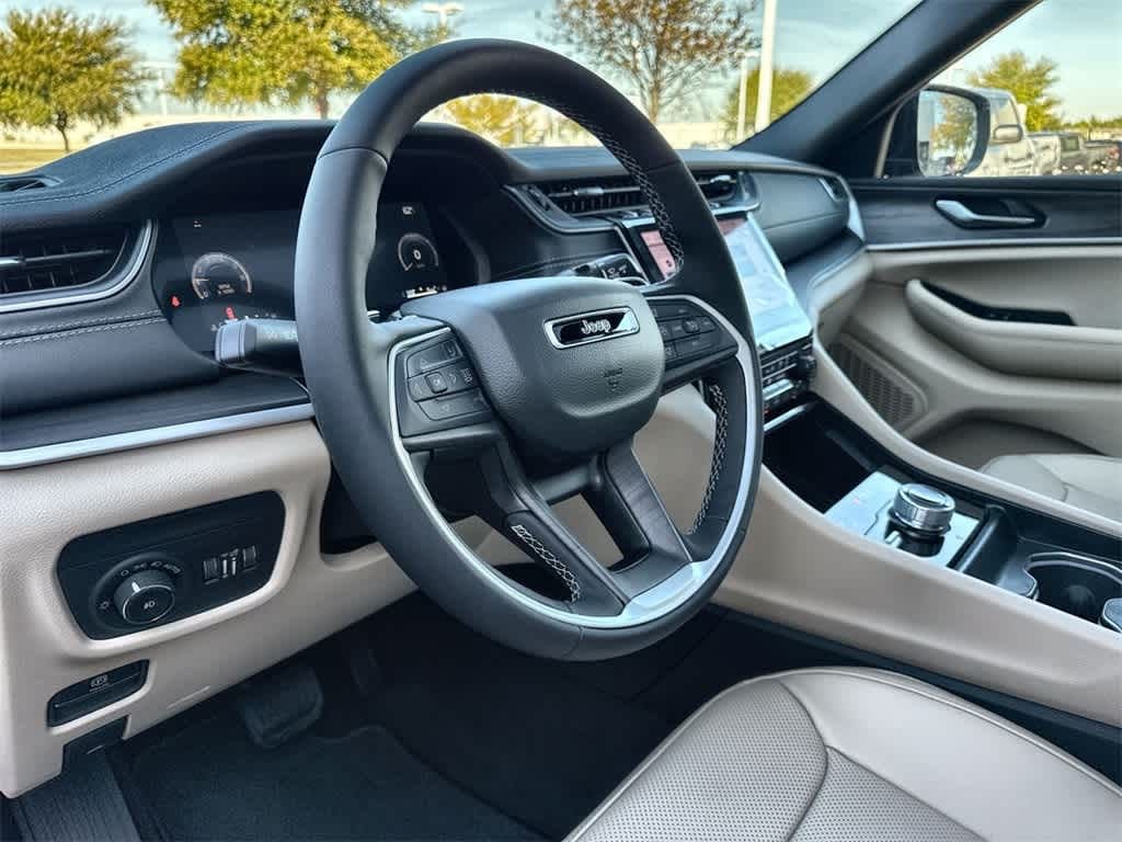 New 2025 Jeep Grand Cherokee Limited Sport Utility