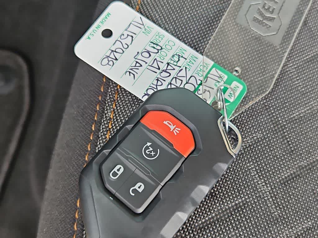 Thumbnail: 2026 Jeep Gladiator - 35