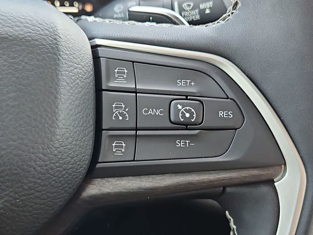 Thumbnail: 2023 Jeep Grand Cherokee - 25