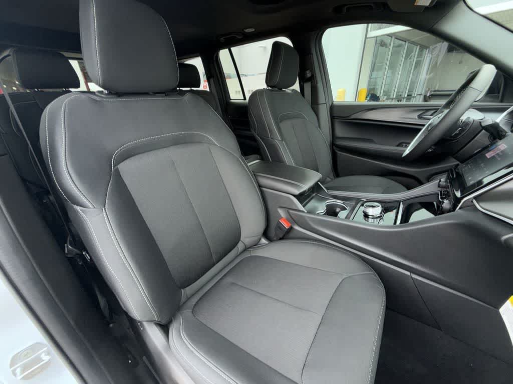 Thumbnail: 2026 Jeep Grand Cherokee - 13