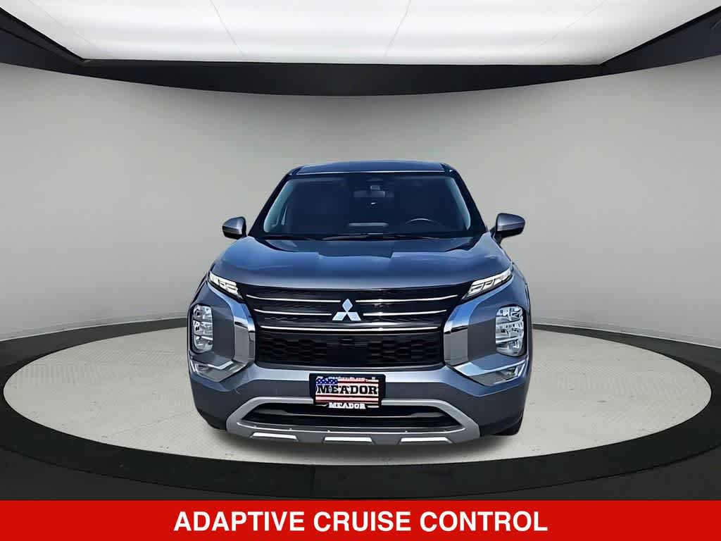 Thumbnail: 2024 Mitsubishi Outlander - 3