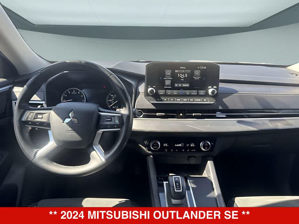 Thumbnail: 2024 Mitsubishi Outlander - 18