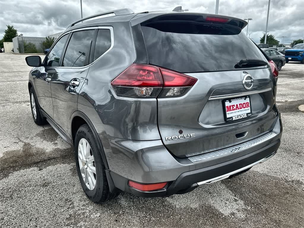 2018 Nissan Rogue SV 4