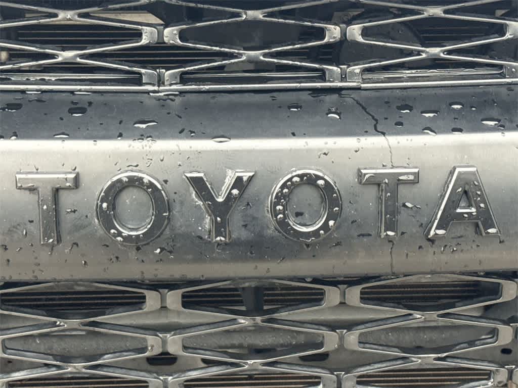 Thumbnail: 2016 Toyota 4Runner - 8