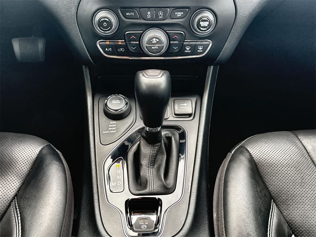 Thumbnail: 2023 Jeep Cherokee - 16
