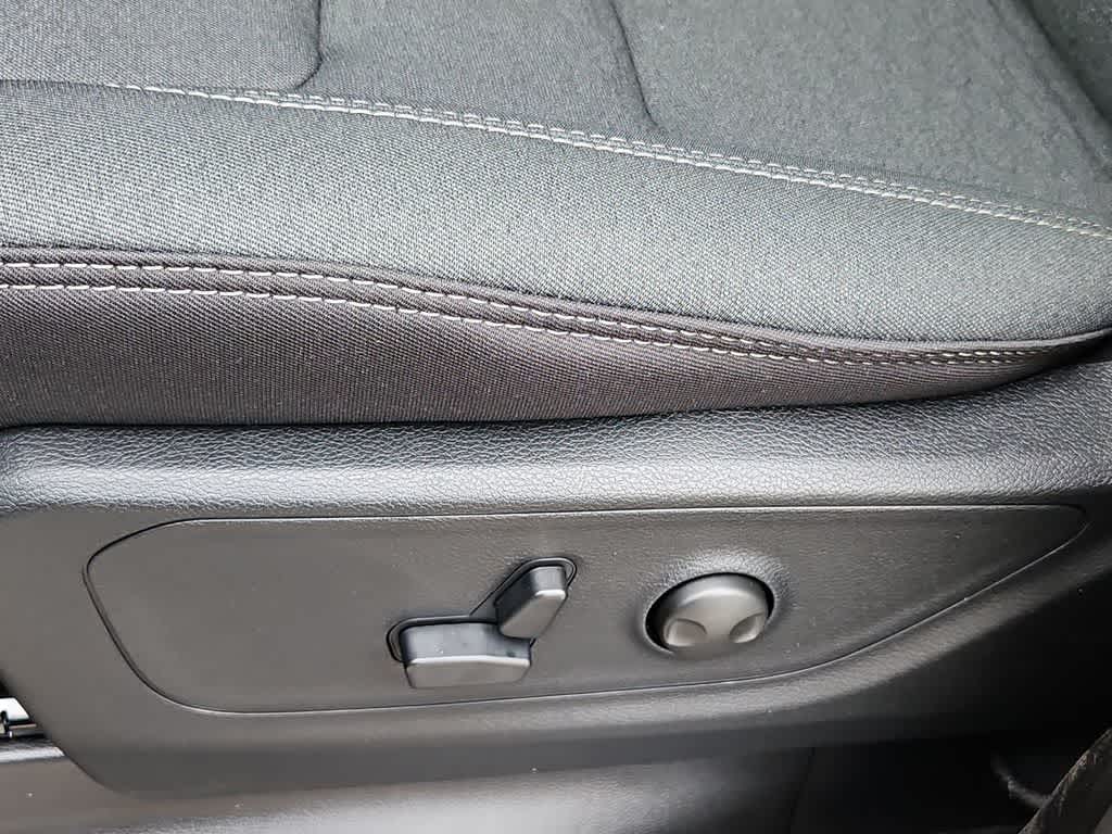 Thumbnail: 2026 RAM 1500 - 18