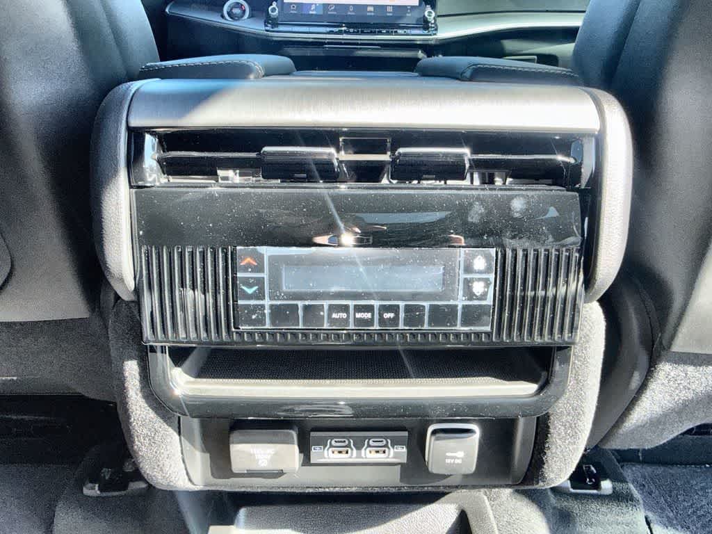 Thumbnail: 2026 Jeep Grand Wagoneer - 22