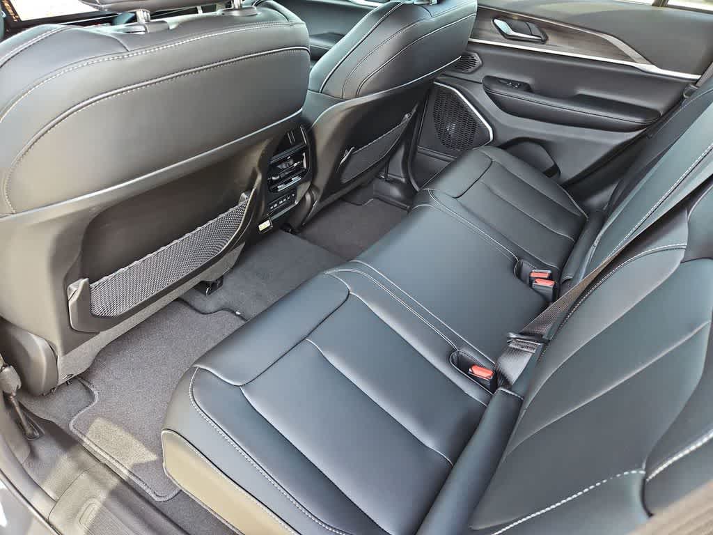 Thumbnail: 2026 Jeep Grand Cherokee - 18