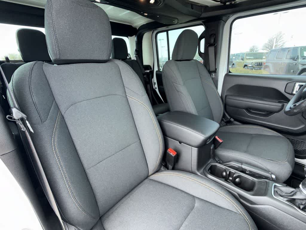 Thumbnail: 2026 Jeep Gladiator - 14