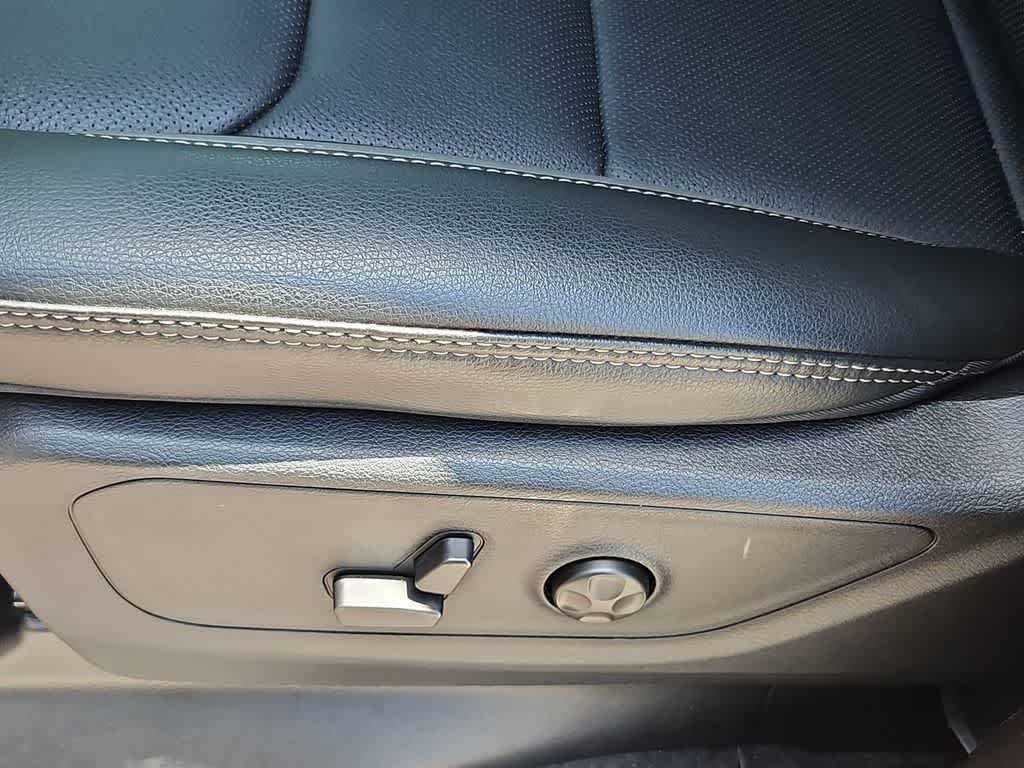 Thumbnail: 2026 RAM 1500 - 18