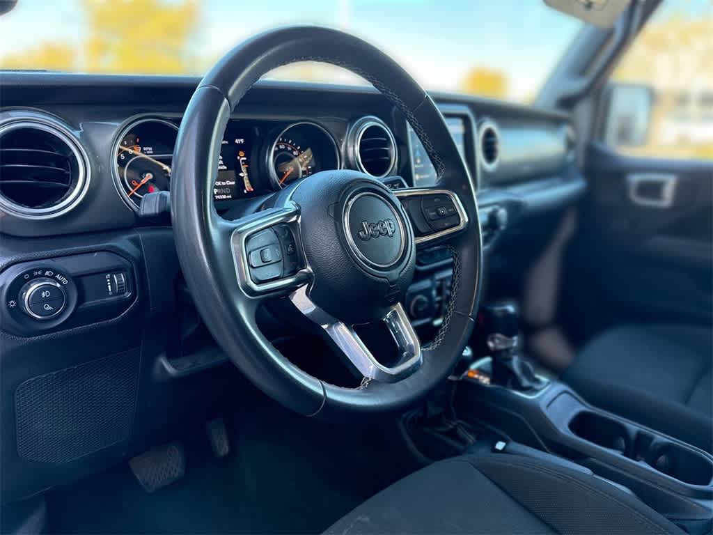 2023 Jeep Gladiator Overland photo 2