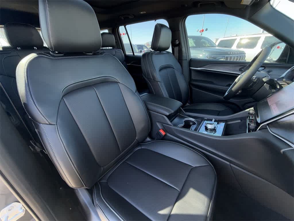 Thumbnail: 2025 Jeep Grand Cherokee L - 14