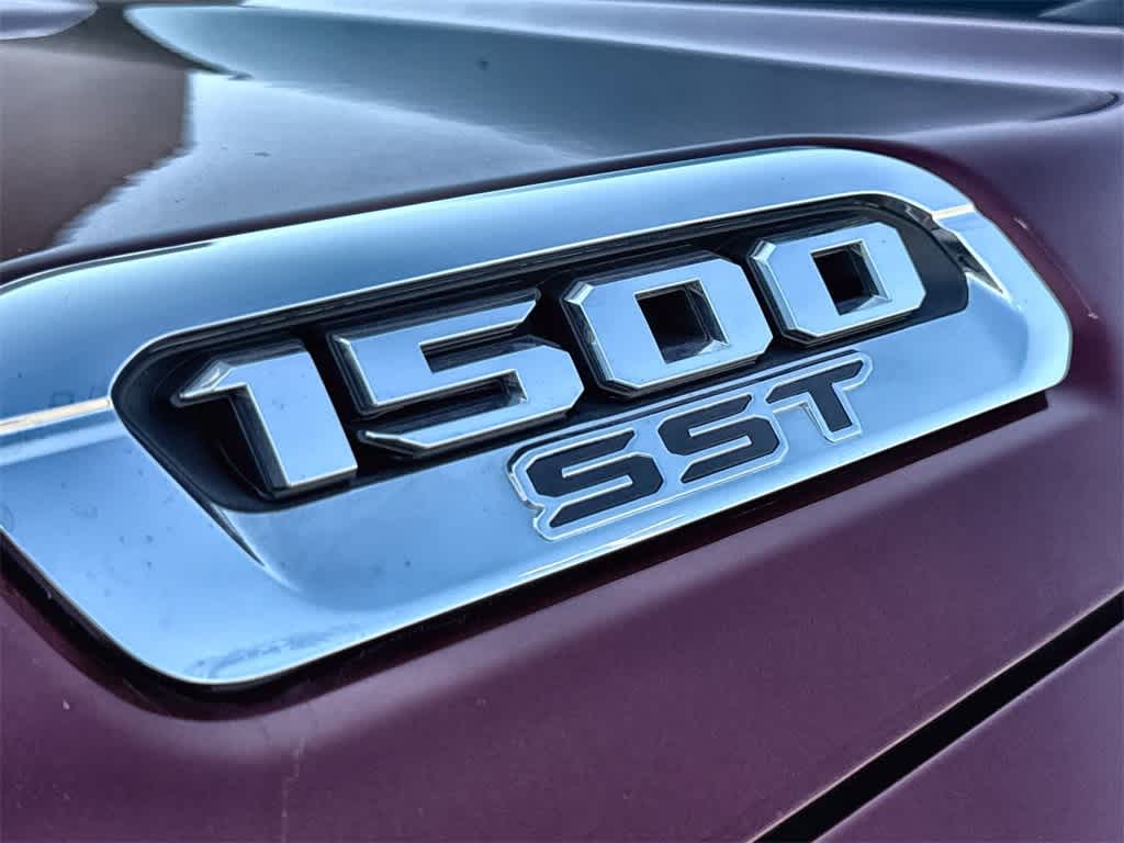 Thumbnail: 2025 RAM 1500 - 9