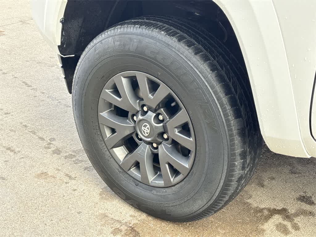 Thumbnail: 2022 Toyota Tacoma - 10