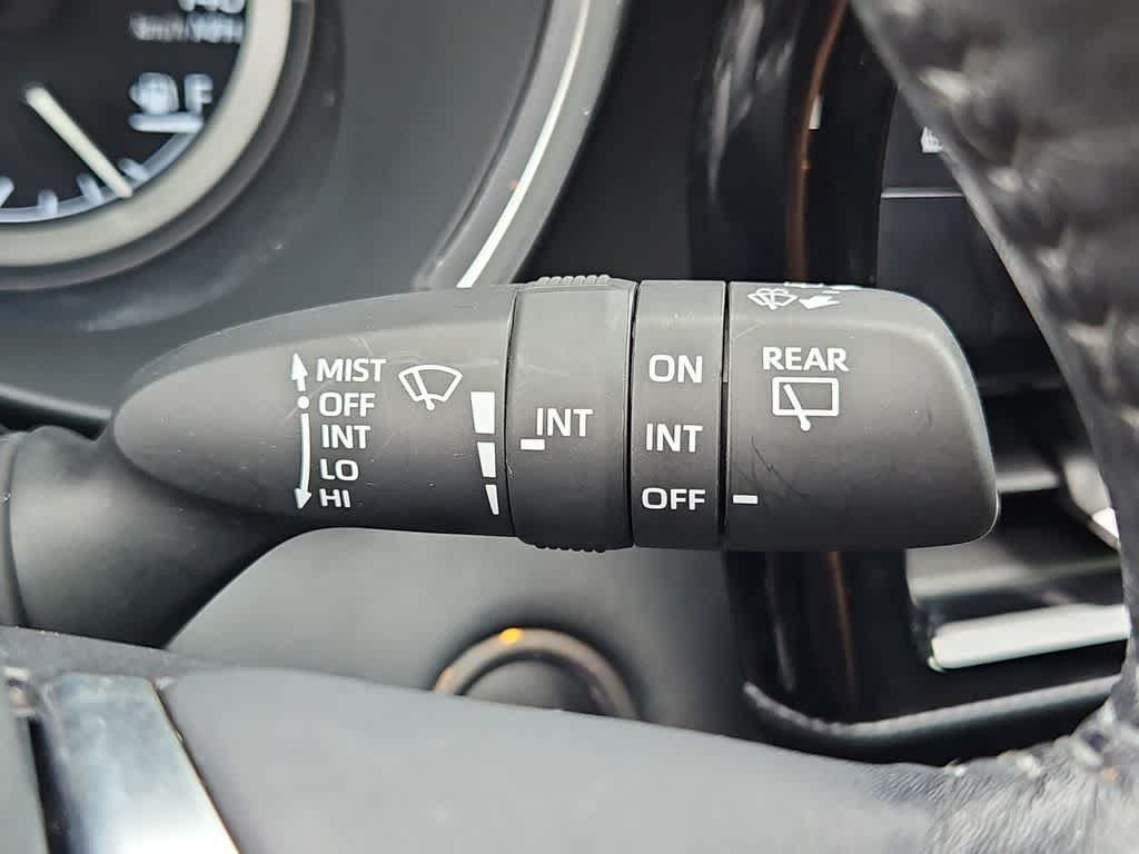 Thumbnail: 2021 Toyota Highlander - 28