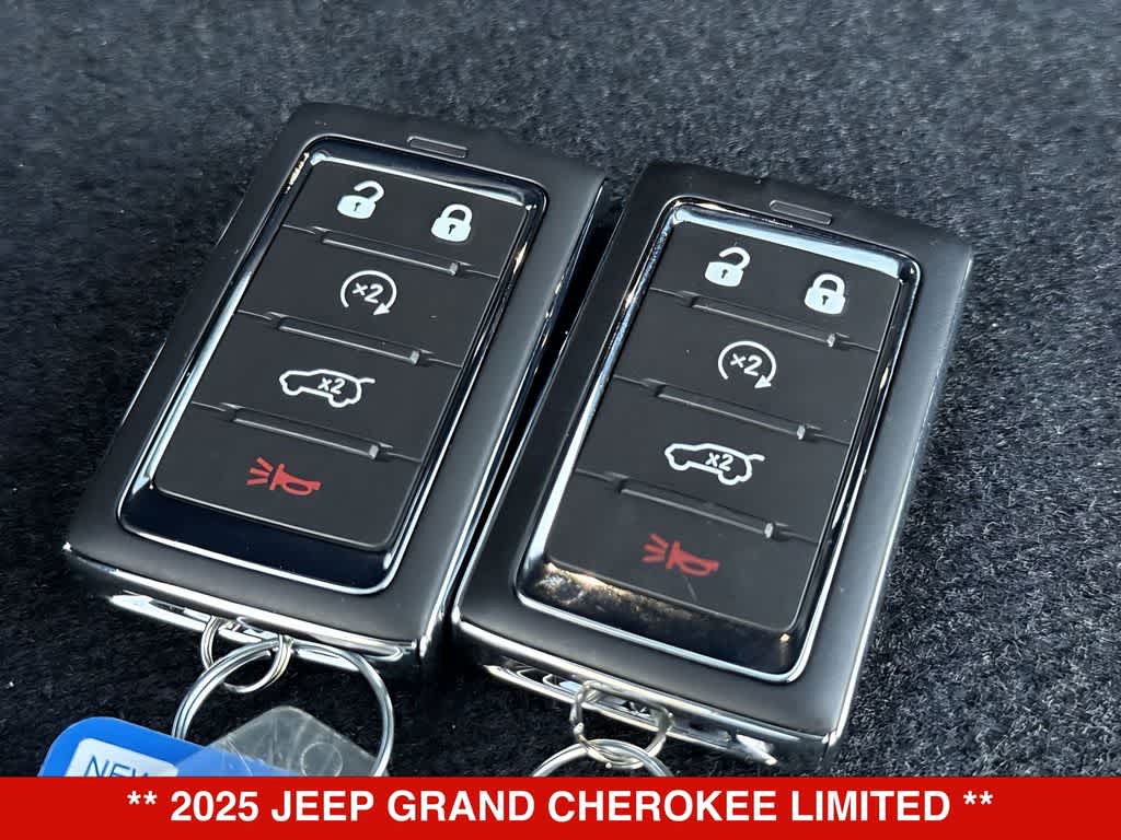 Thumbnail: 2025 Jeep Grand Cherokee - 22