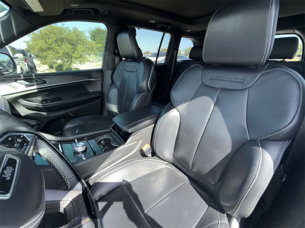 Thumbnail: 2022 Jeep Grand Cherokee - 10