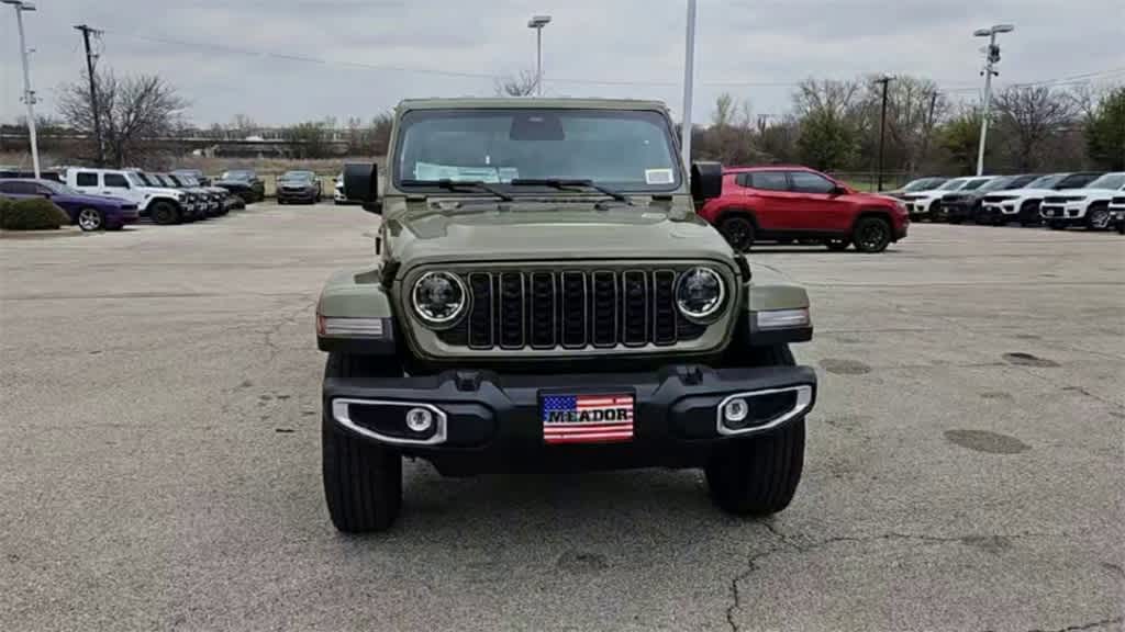 Thumbnail: 2026 Jeep Gladiator - 3