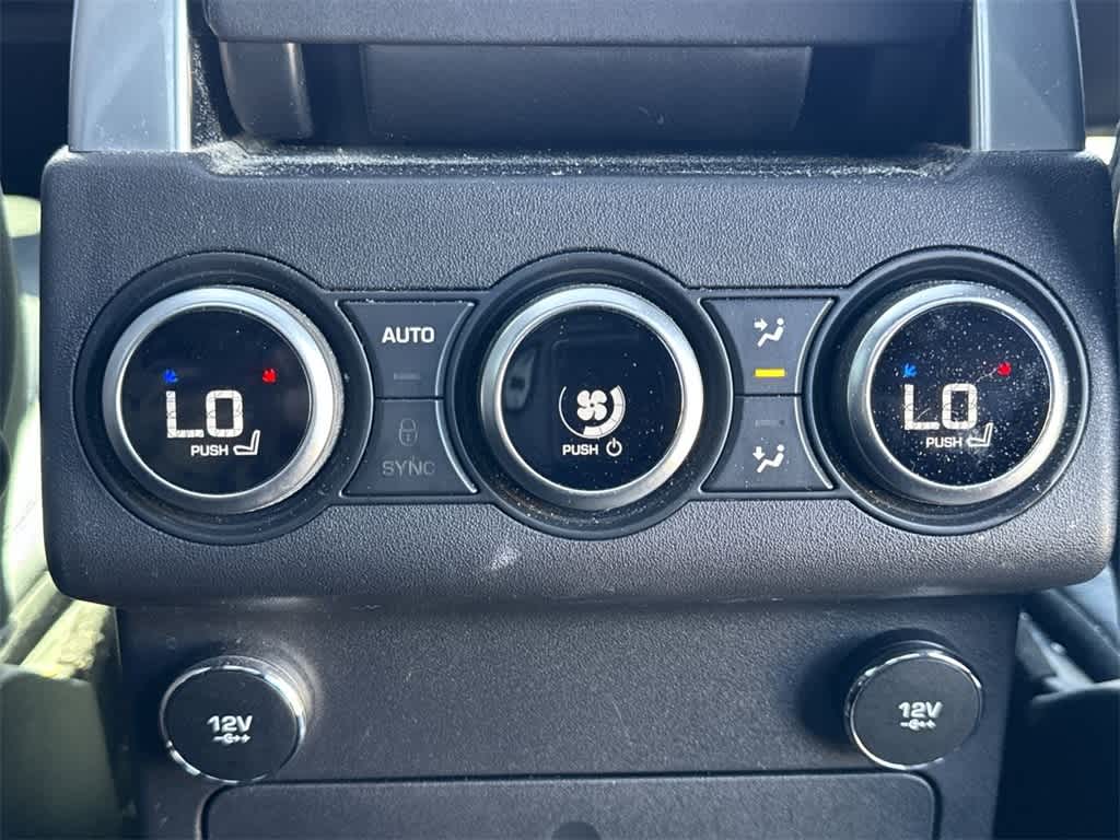 Thumbnail: 2020 Land Rover Discovery - 21