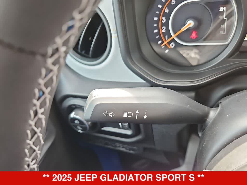 Thumbnail: 2025 Jeep Gladiator - 30