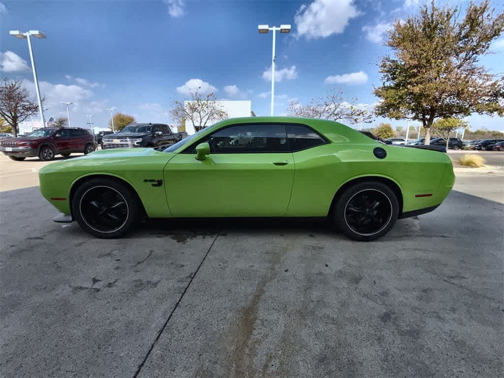 2023 Dodge Challenger R/T photo 3