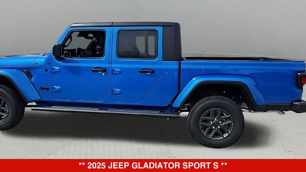 Thumbnail: 2025 Jeep Gladiator - 4