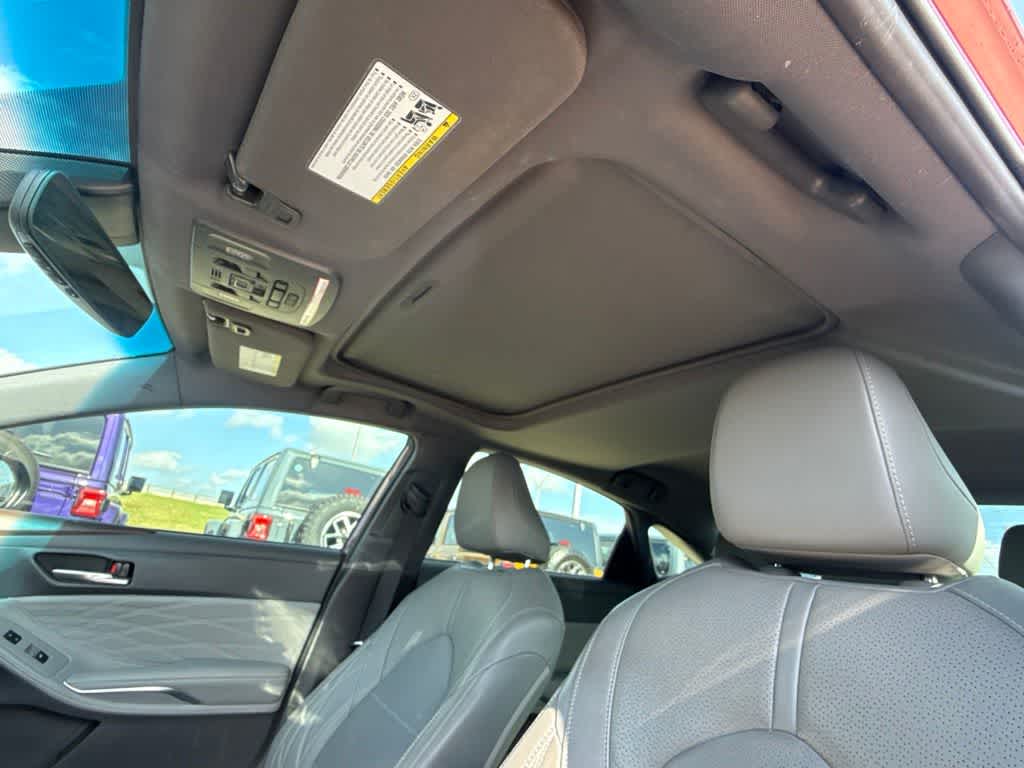 Thumbnail: 2021 Toyota Avalon - 14