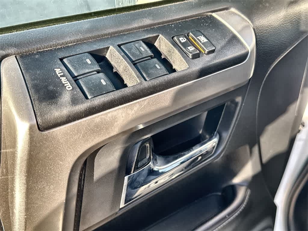 Thumbnail: 2017 Toyota 4Runner - 24