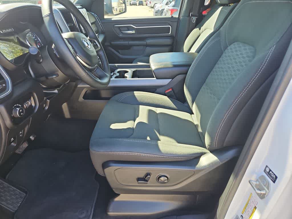 Thumbnail: 2025 RAM 1500 - 17