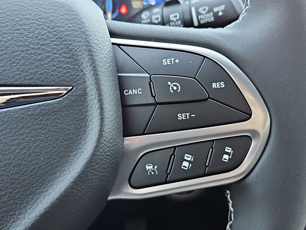 Thumbnail: 2026 Chrysler Pacifica - 25