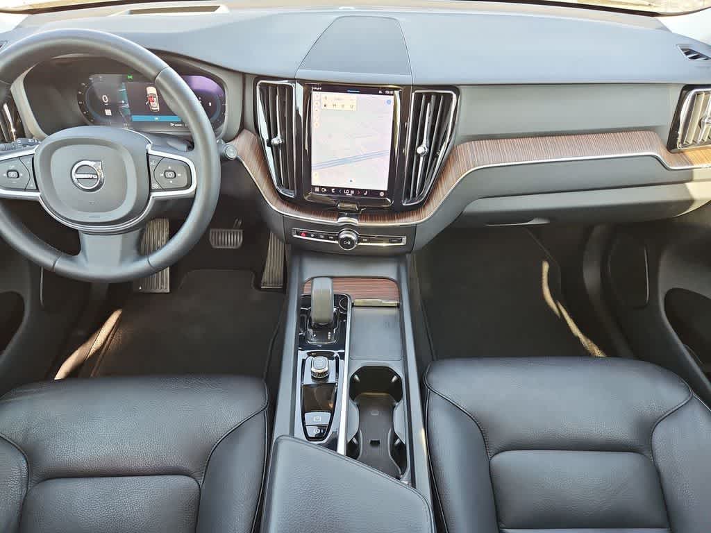 Thumbnail: 2022 Volvo XC60 - 16
