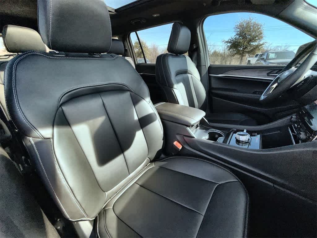 Thumbnail: 2025 Jeep Grand Cherokee L - 15