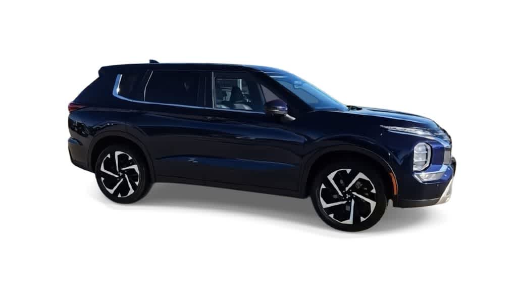 Thumbnail: 2024 Mitsubishi Outlander - 9