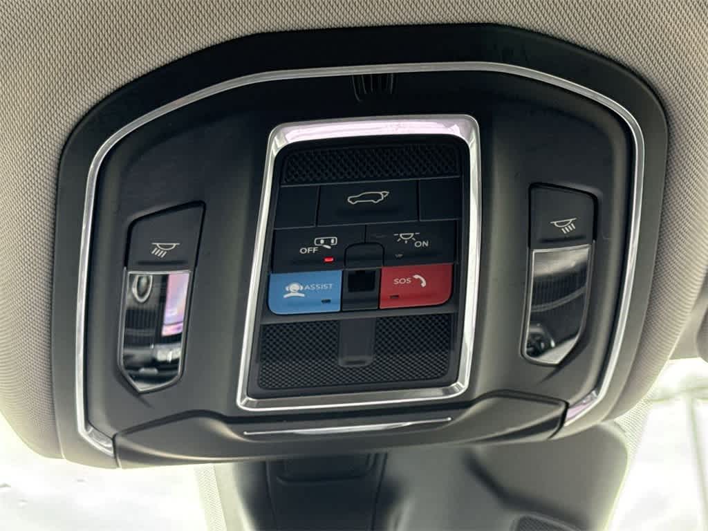 Thumbnail: 2022 Jeep Grand Cherokee L - 20