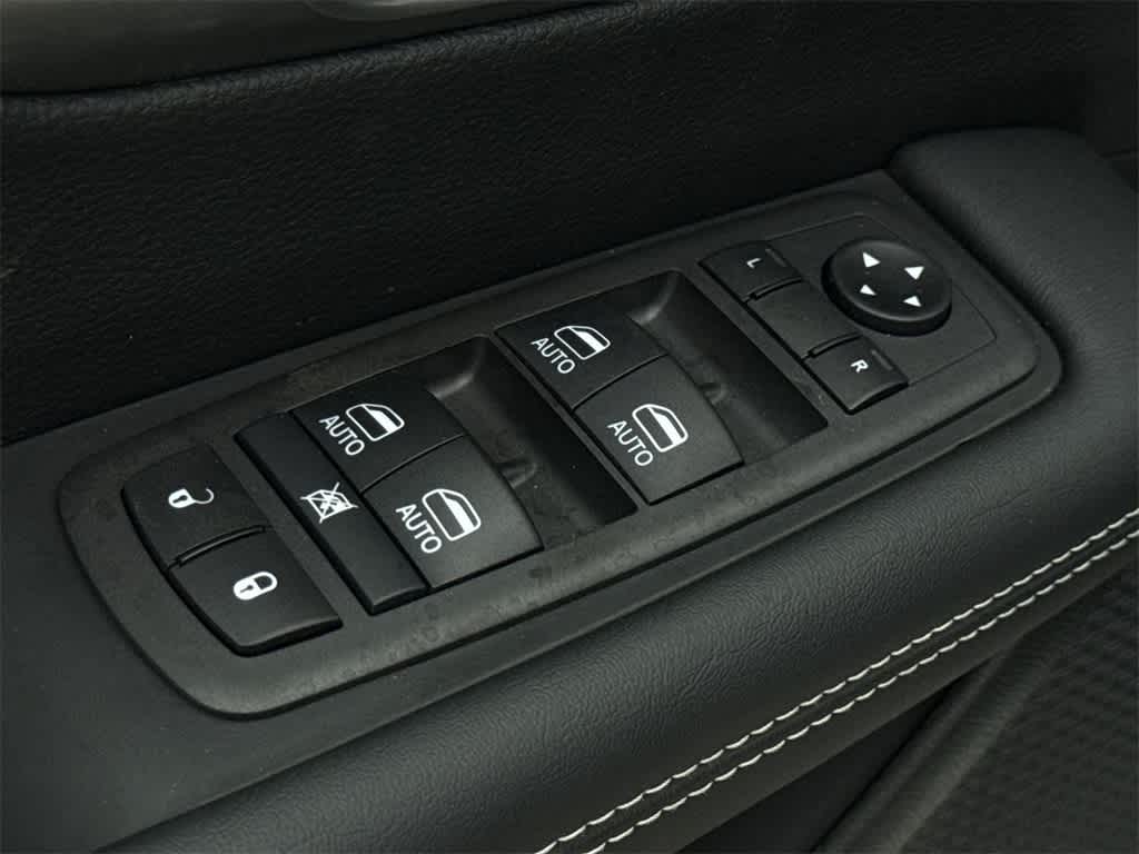 Thumbnail: 2025 Chrysler Pacifica - 23