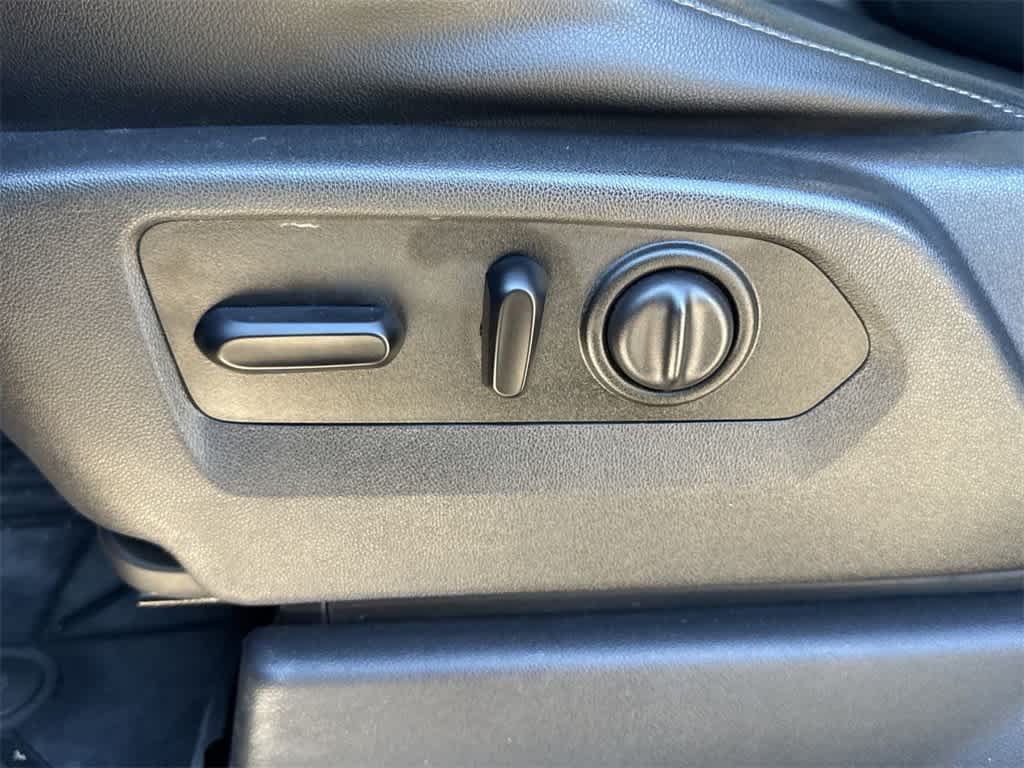 Thumbnail: 2019 Chevrolet Silverado 1500 - 26