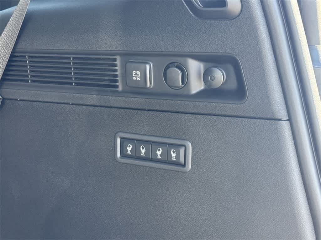 Thumbnail: 2025 Jeep Wagoneer - 24