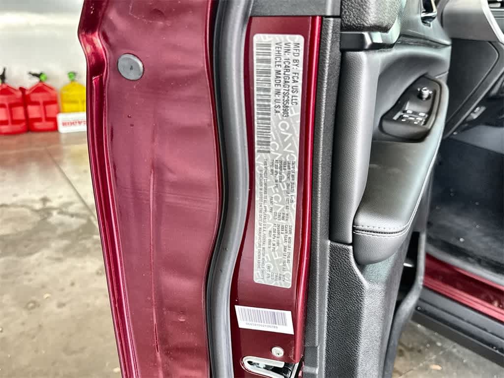 Thumbnail: 2025 Jeep Grand Cherokee - 26