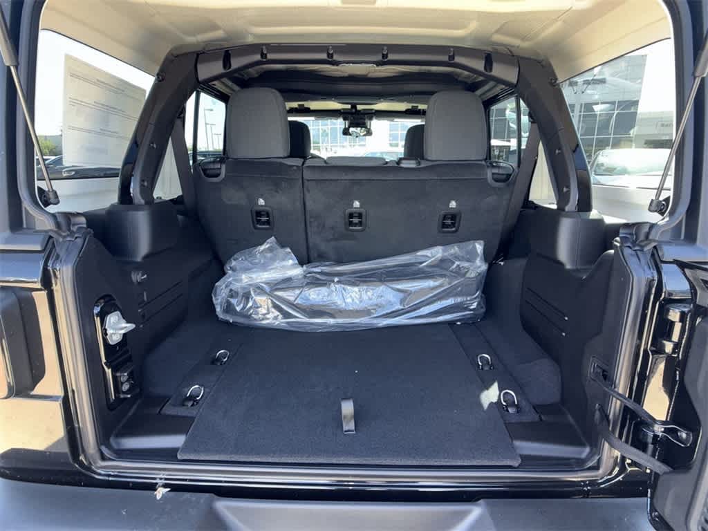 Thumbnail: 2025 Jeep Wrangler - 19