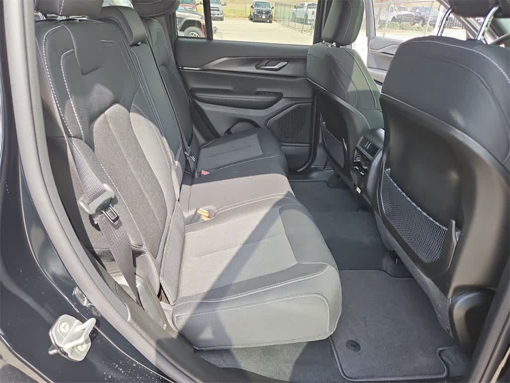 Thumbnail: 2026 Jeep Grand Cherokee - 21