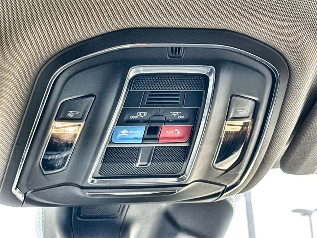 Thumbnail: 2023 Jeep Grand Cherokee L - 21