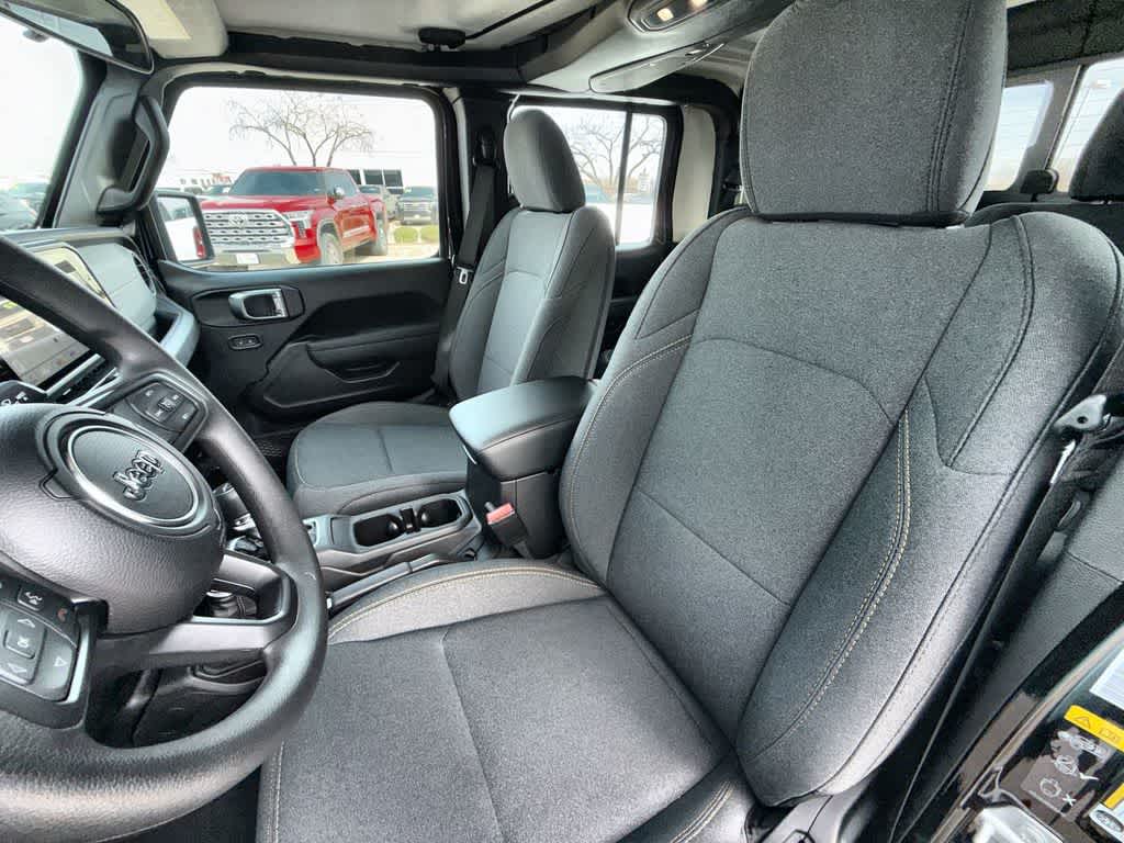 Thumbnail: 2026 Jeep Gladiator - 11