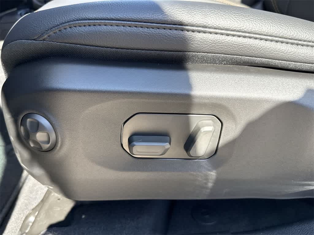 Thumbnail: 2026 Jeep Wrangler - 26