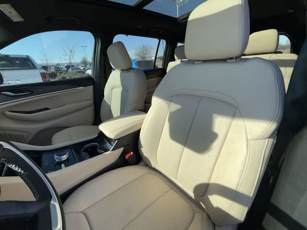 Thumbnail: 2025 Jeep Grand Cherokee L - 8