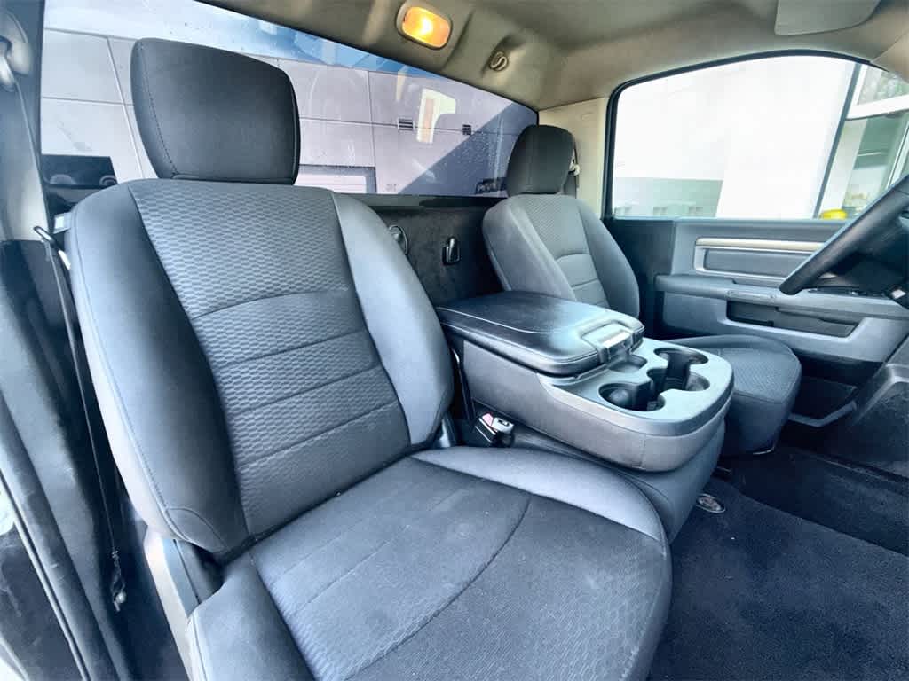 Thumbnail: 2019 RAM 1500 Classic - 12