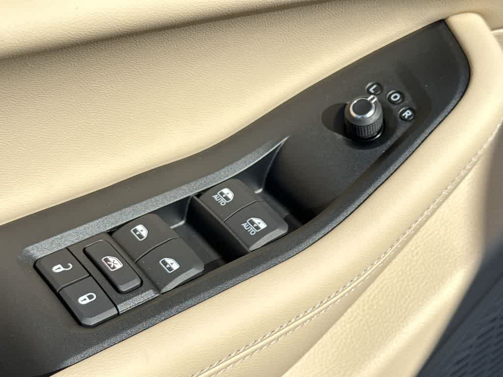 Thumbnail: 2025 Jeep Grand Cherokee - 25