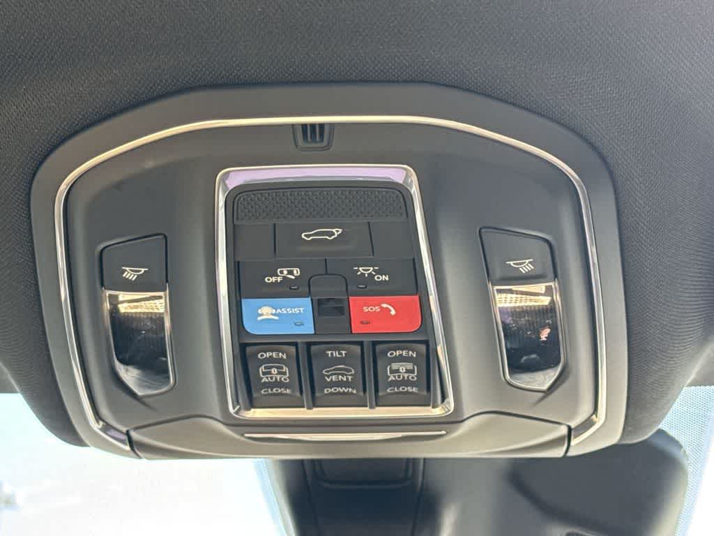 Thumbnail: 2025 Jeep Grand Cherokee L - 18