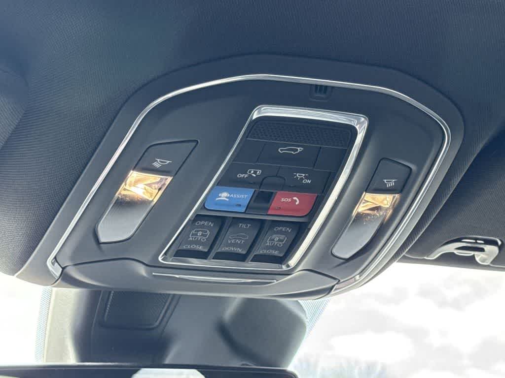 Thumbnail: 2025 Jeep Wagoneer - 21