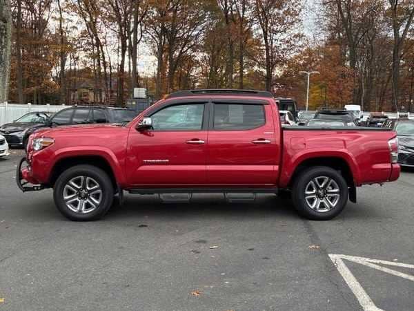 Thumbnail: 2019 Toyota Tacoma - 4